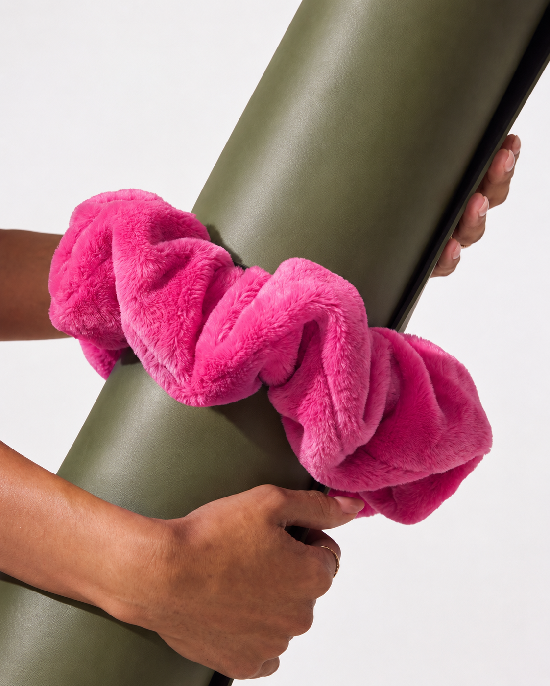 YOGA MAT SCRUNCHIE